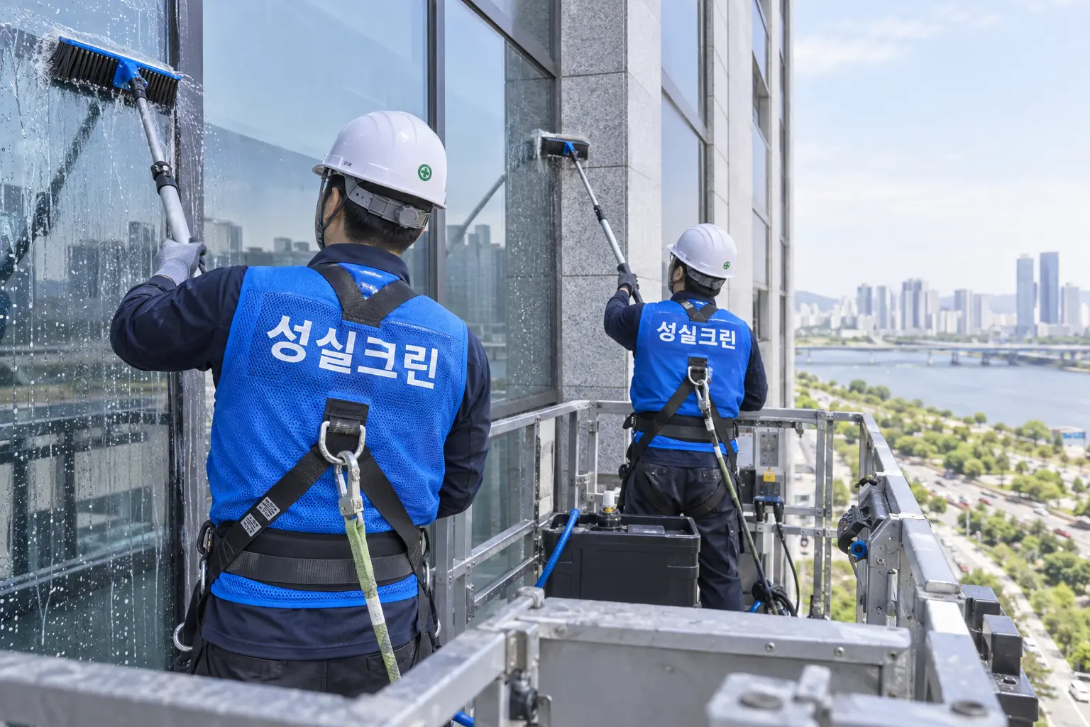 부천시 건물유리외벽청소 전문업체 성실크린
